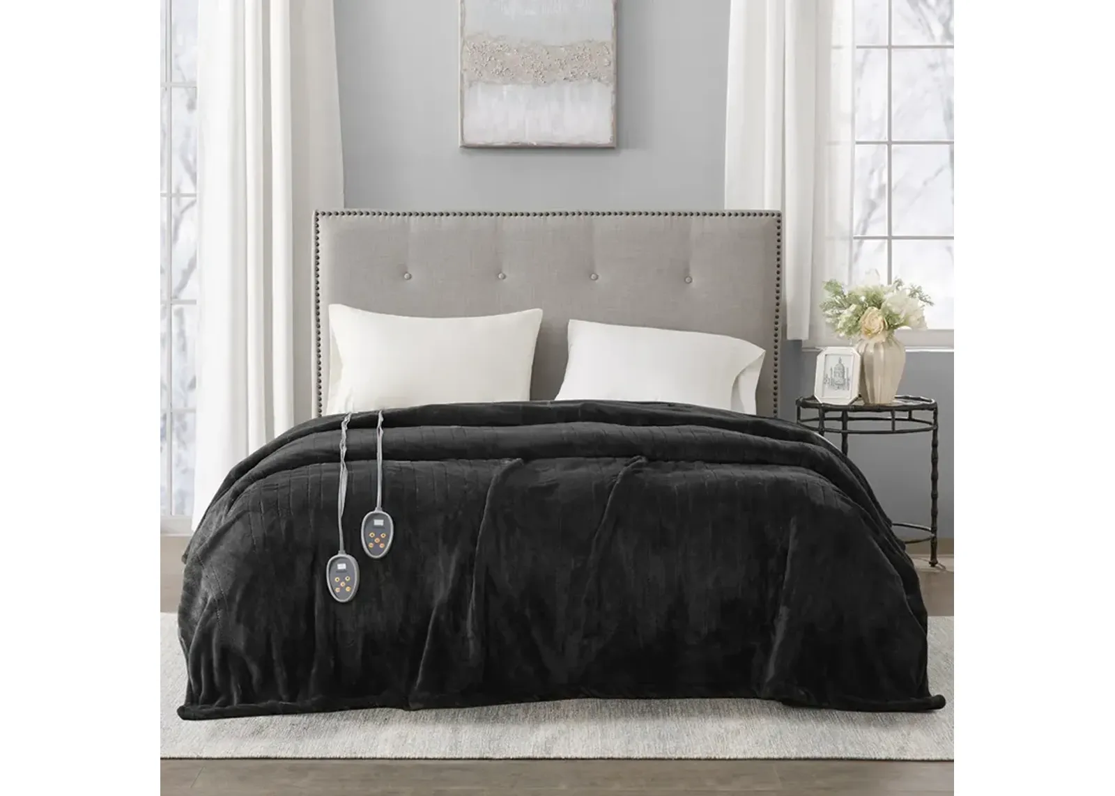 Beautyrest Heated Plush Black Blanket