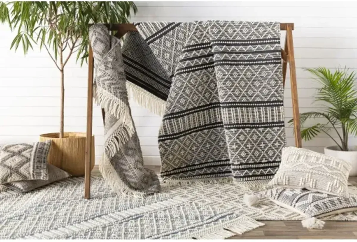 Farmhouse Tassels 5' x 7'6" Rug