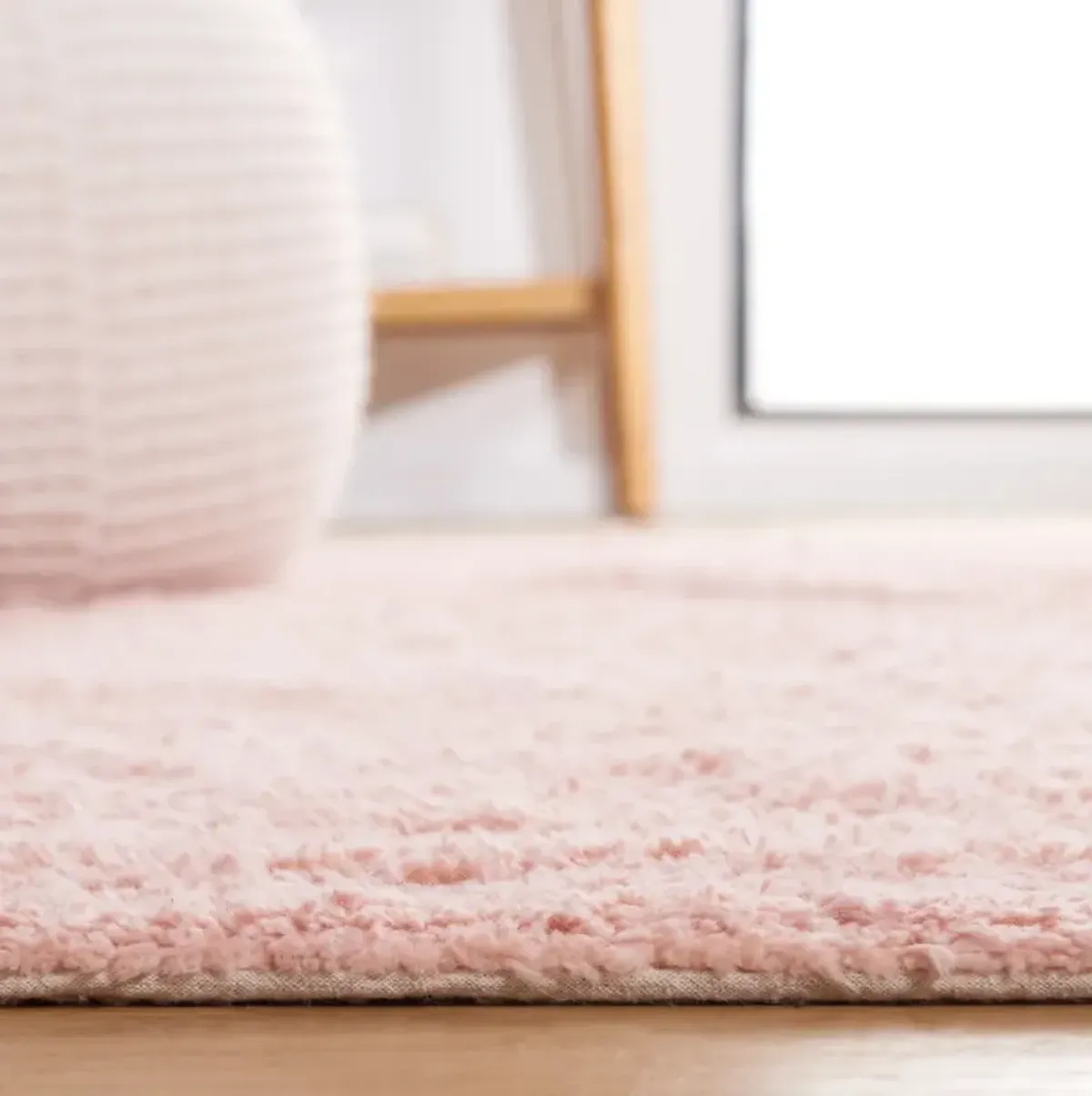 EASY CARE 211 PINK  2' x 3' Accent Rug