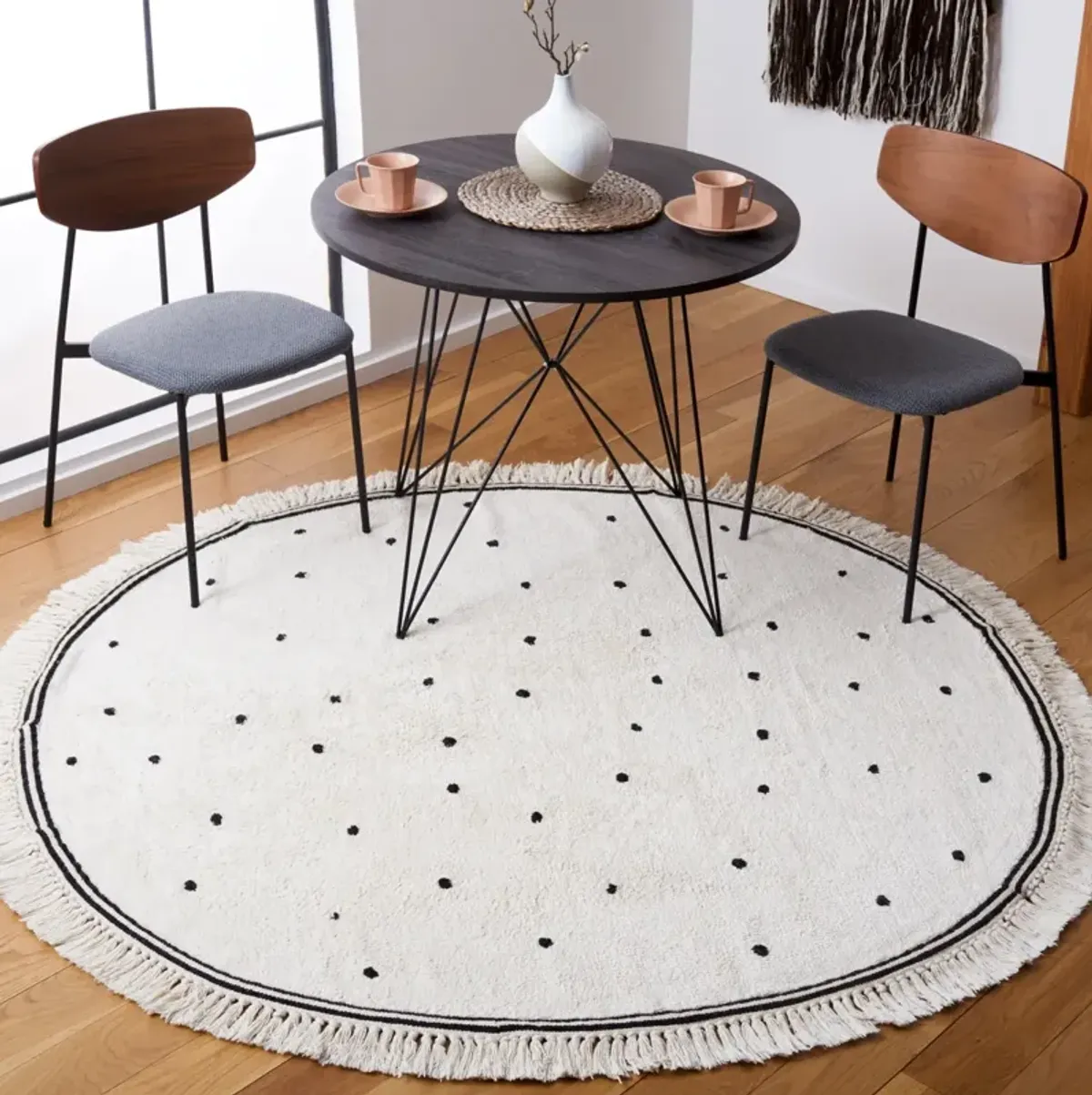 EASY CARE 212 IVORY  4' x 4' Round Round Rug