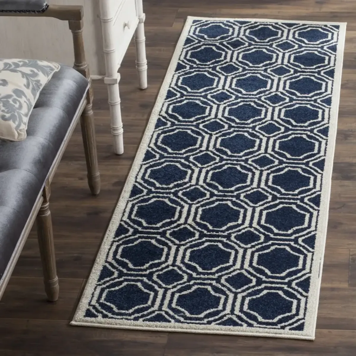 AMHERST 411 NAVY  2'-3' x 8' Runner Rug