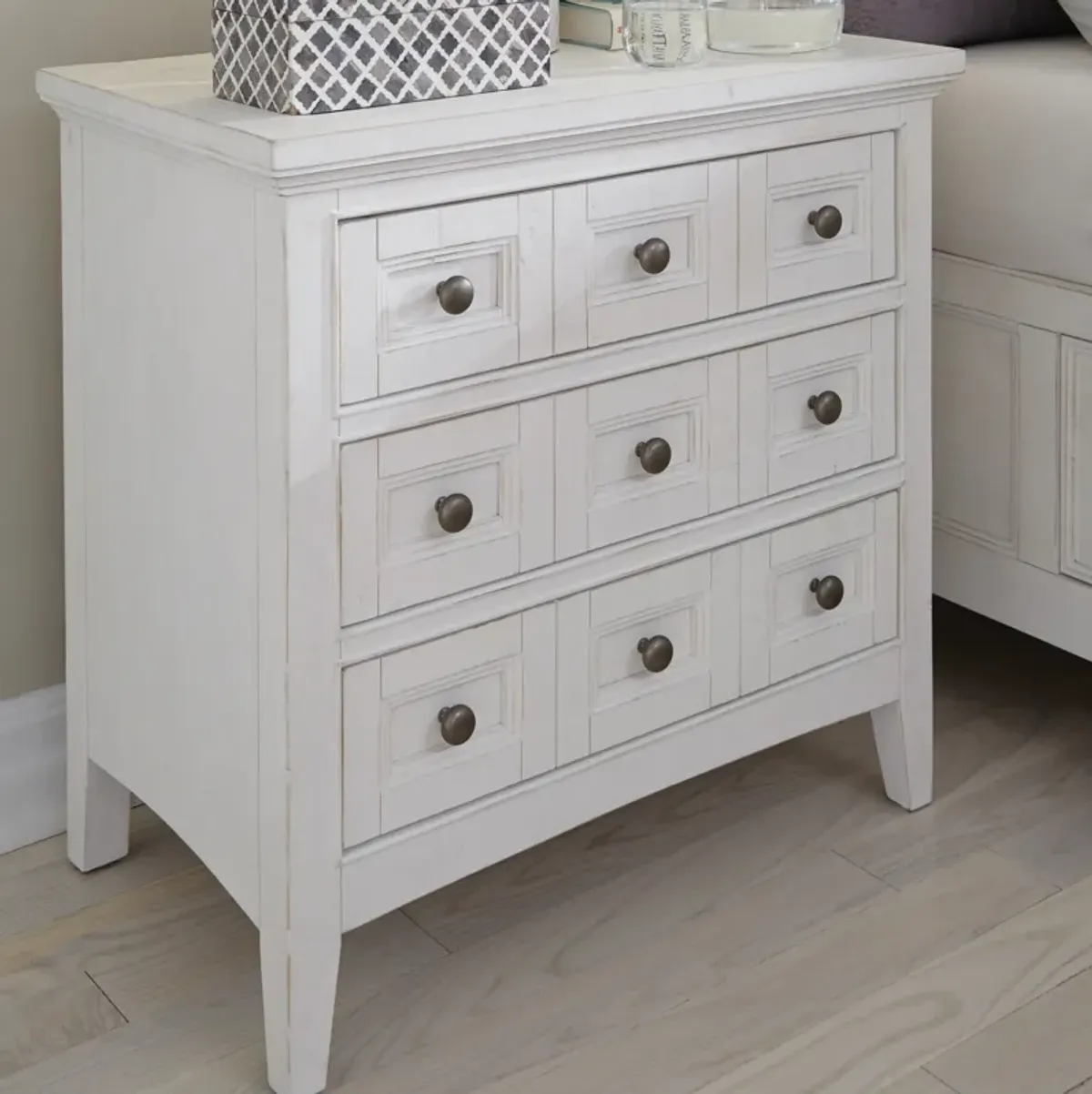 Heron Cove Traditional Nightstand