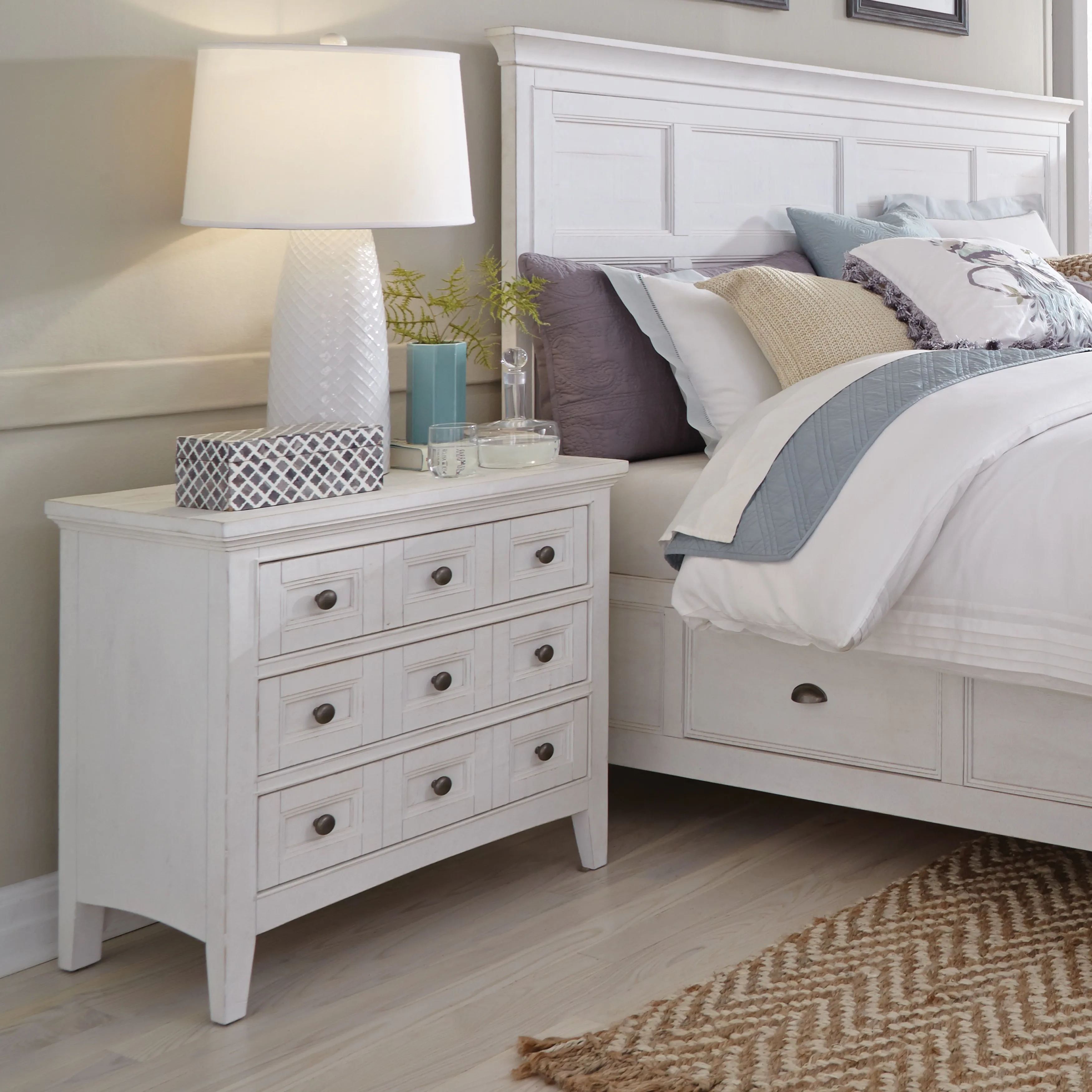 Heron Cove Traditional Nightstand