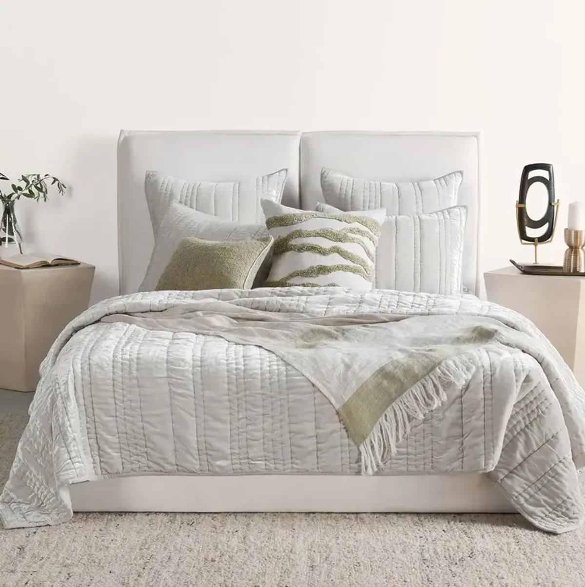 Seville Velvet Oyster Gray King Quilt