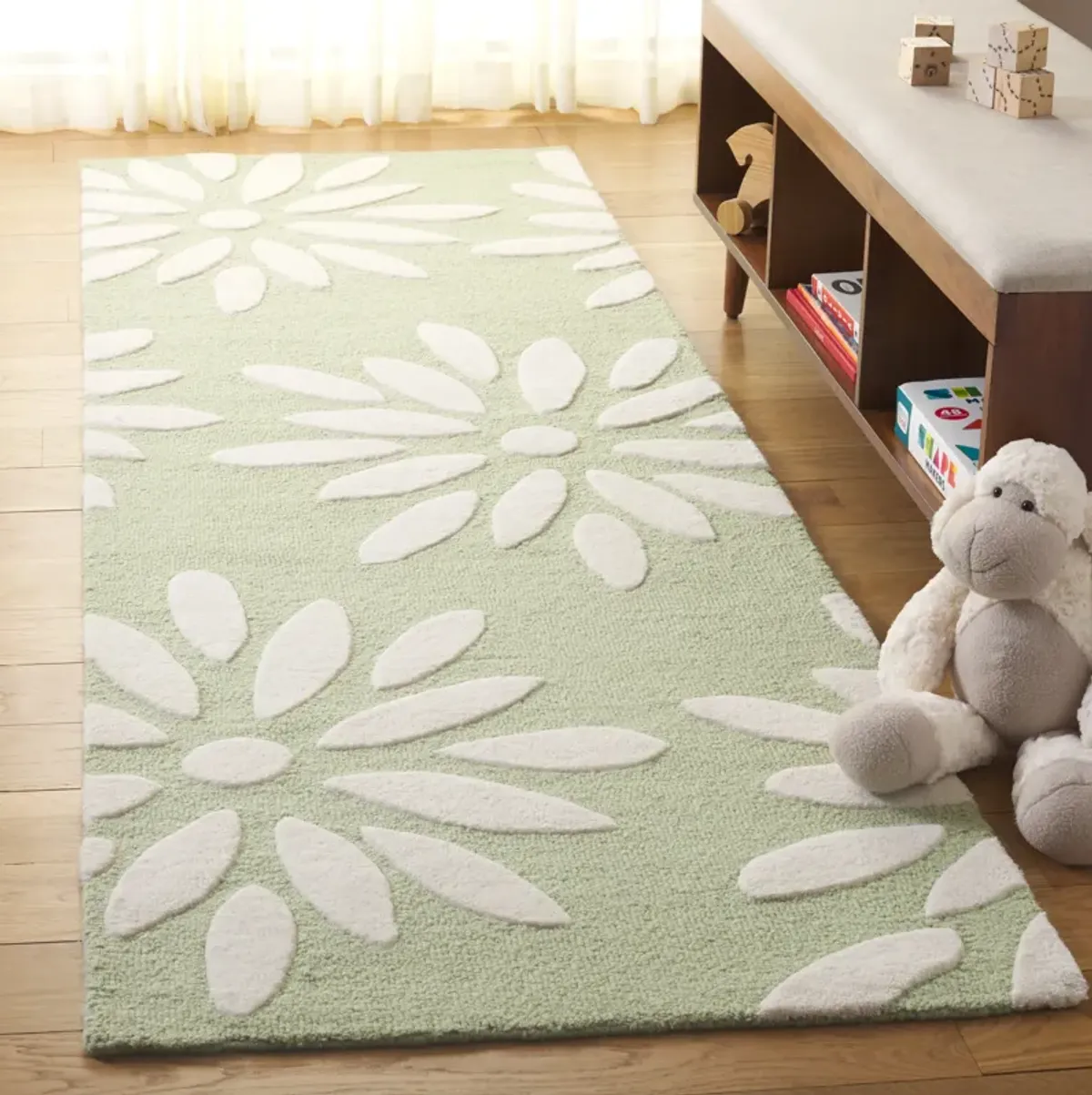 SAFAVIEH KIDS Hand Tufted 2'-6' x 8' runner