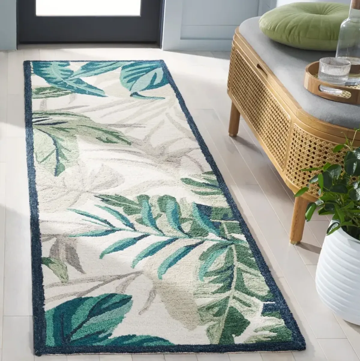 BLOSSOM 570 IVORY  2'-6' x 8' Runner Rug