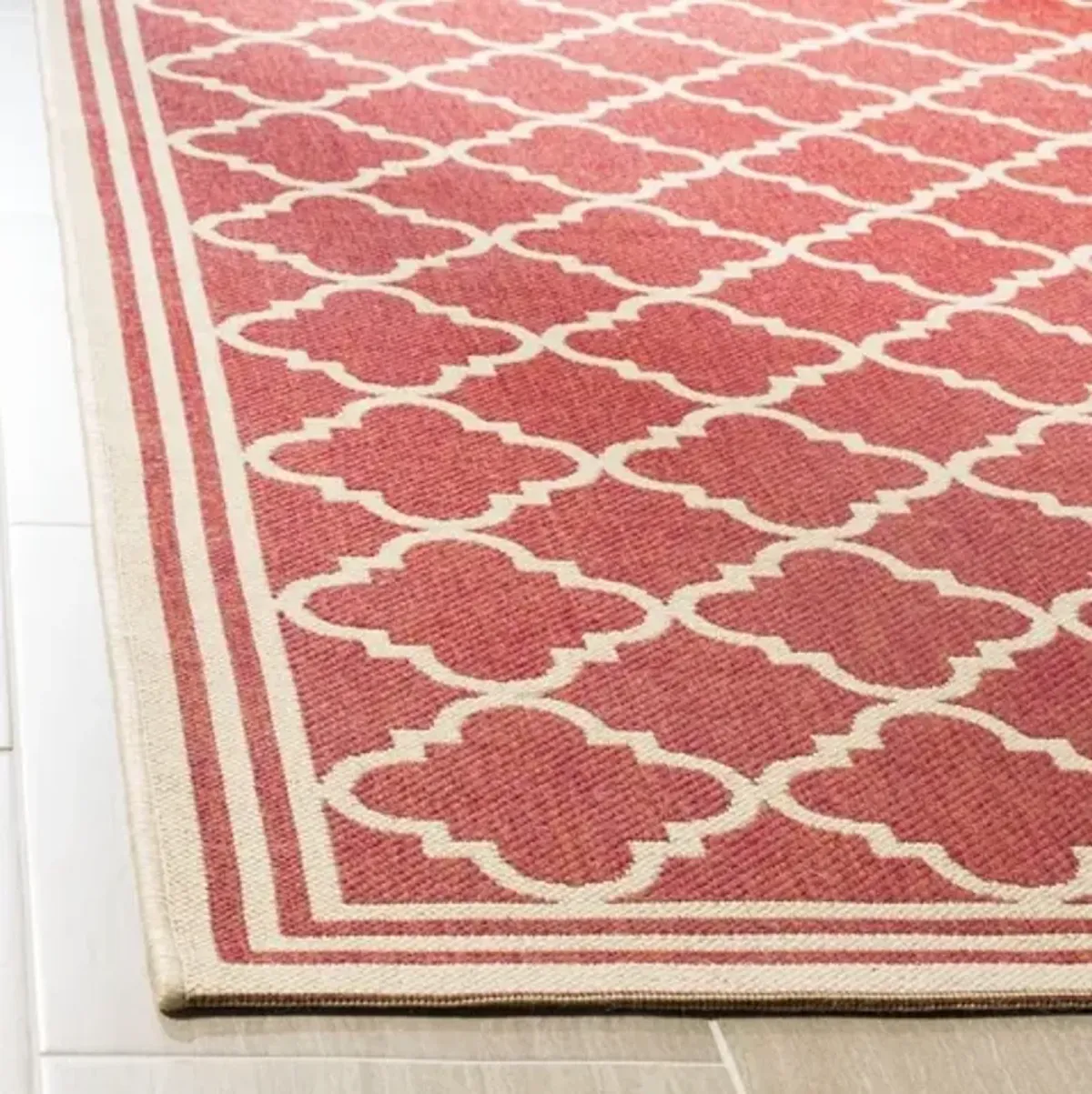 LINDEN 121 Collection LND121Q-4 Red / Creme 4' X 6'