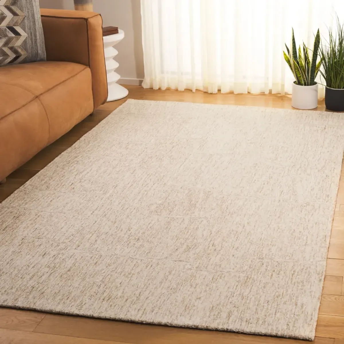 PINE Hand Tufted 5' x 8' area rug