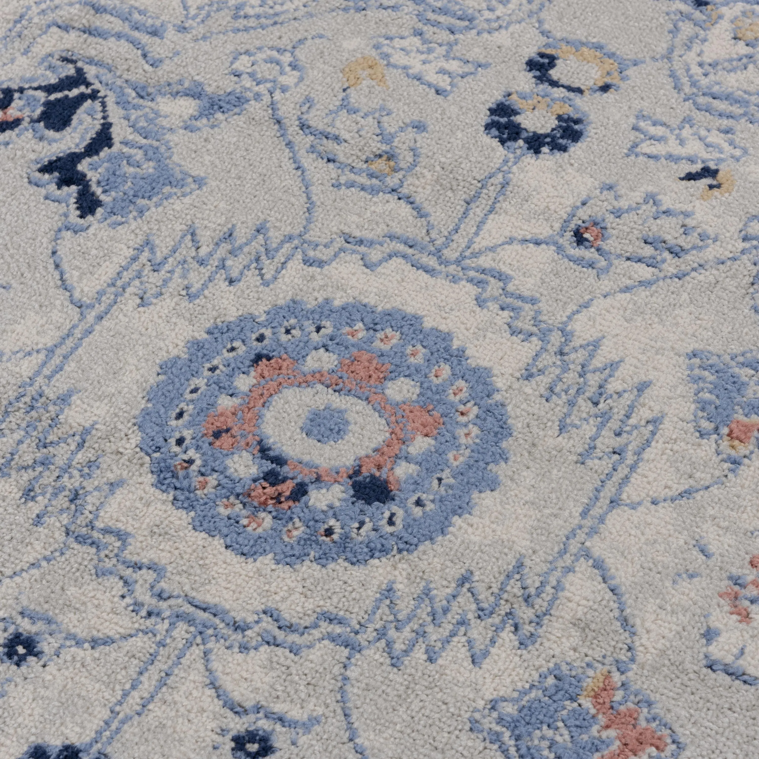 Marquise L. Blue  Polypropylene  2'6"x7'3" Runner Rug