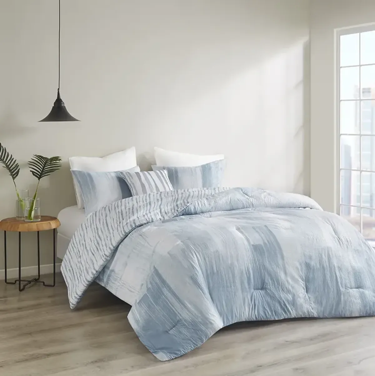 N Natori Brush Stroke Blue 4 Piece Oversized Reversible Seersucker Comforter Set