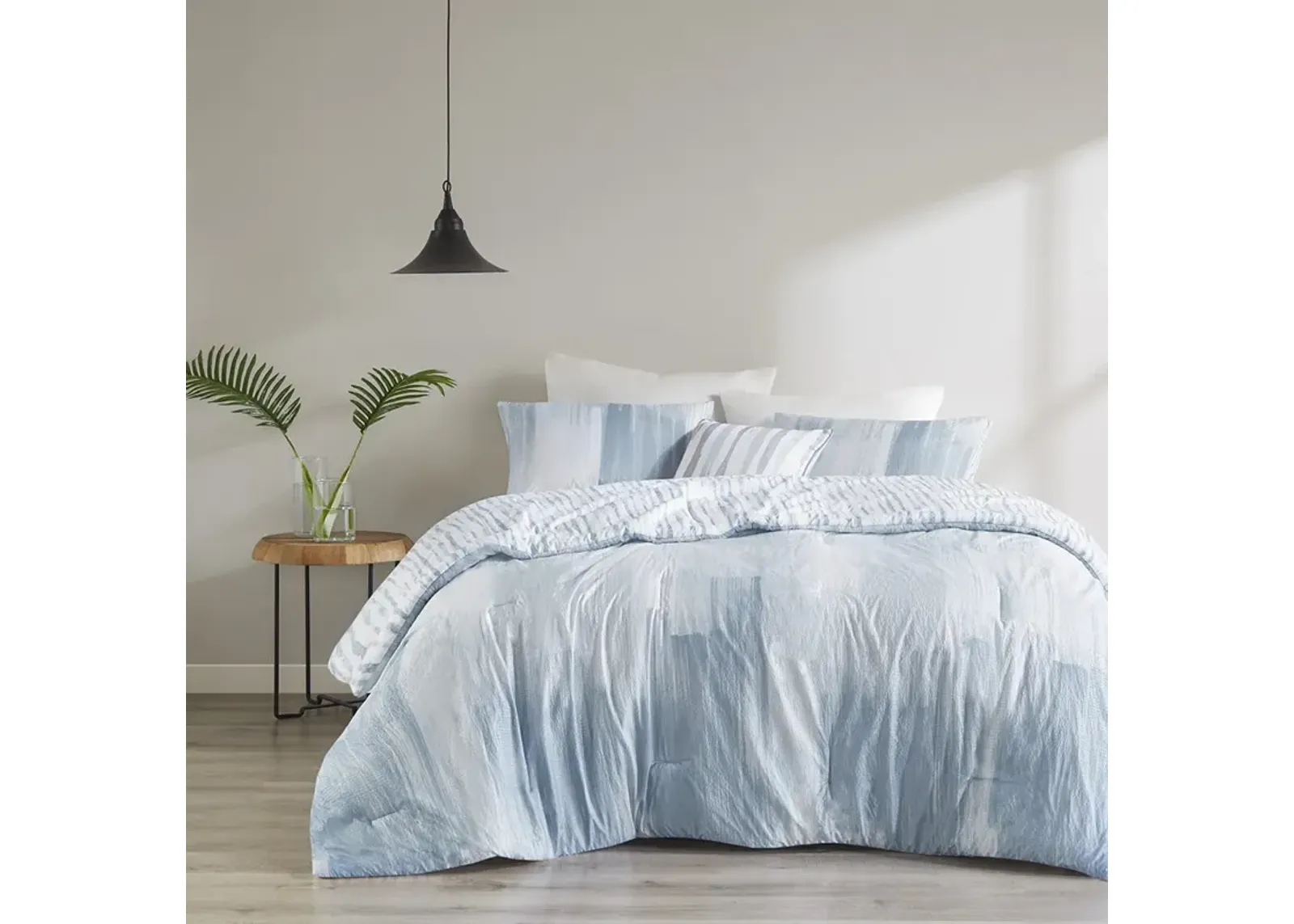 N Natori Brush Stroke Blue 4 Piece Oversized Reversible Seersucker Comforter Set