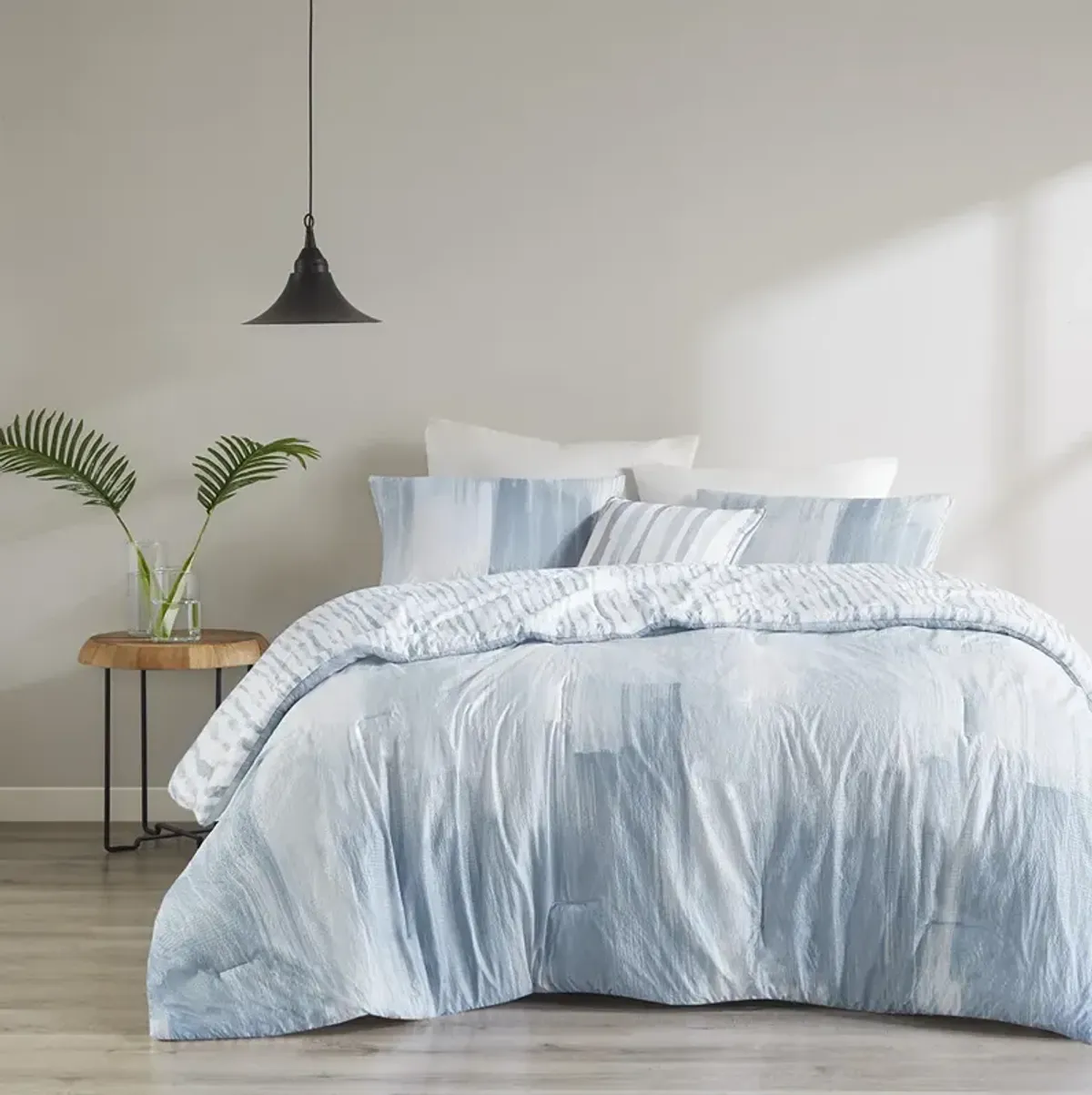 N Natori Brush Stroke Blue 4 Piece Oversized Reversible Seersucker Comforter Set