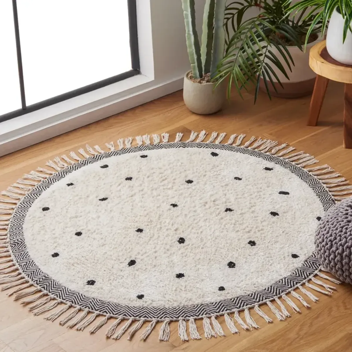 EASY CARE 203 IVORY  8' x 8' Round Round Rug