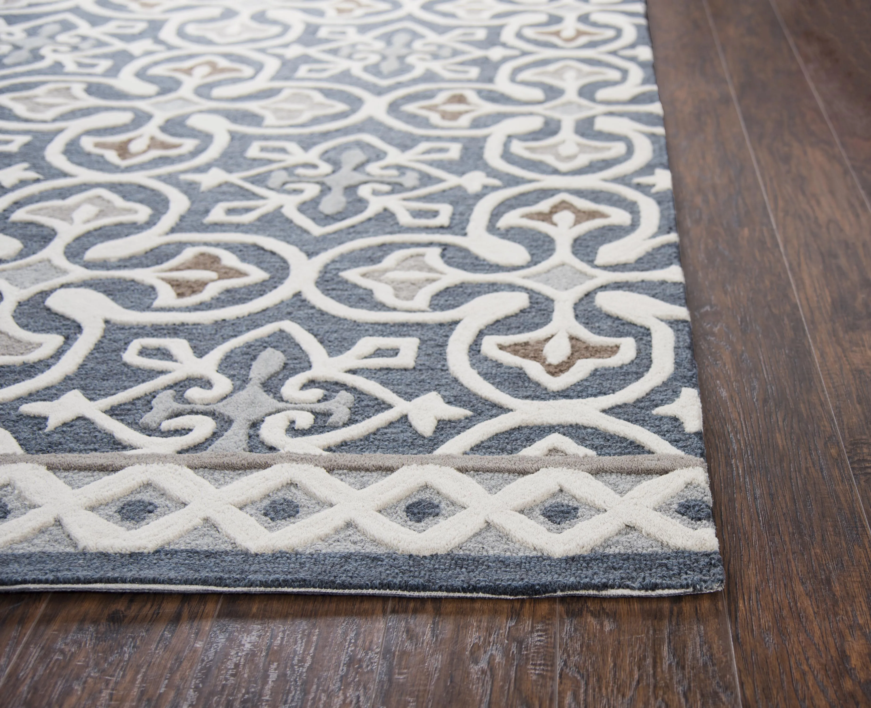 Opulent Gray/Natural Medallion Wool 2'6" x 8' Runner Rug