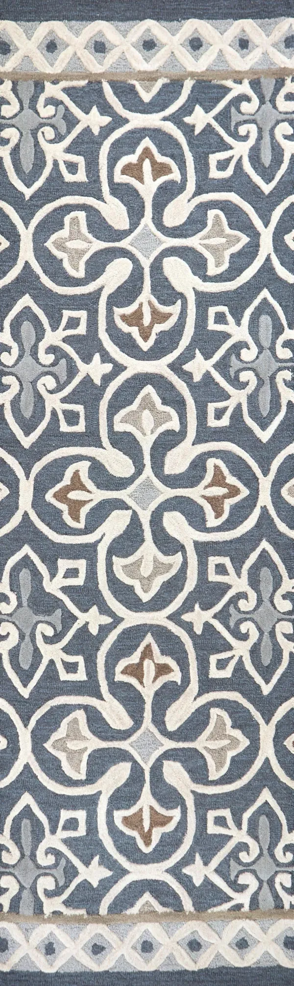 Opulent Gray/Natural Medallion Wool 2'6" x 8' Runner Rug