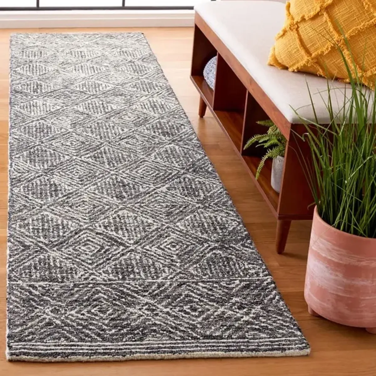 EBONY 204 2'-3' X 9' Runner Rug