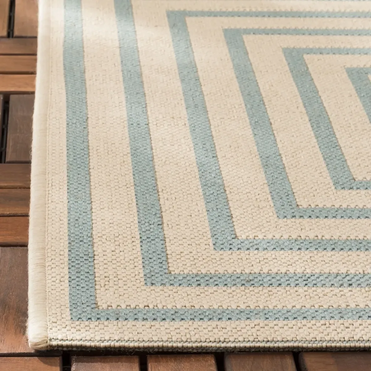 BEACH HOUSE 123 Blue 2'-2' X 4' Accent Rug