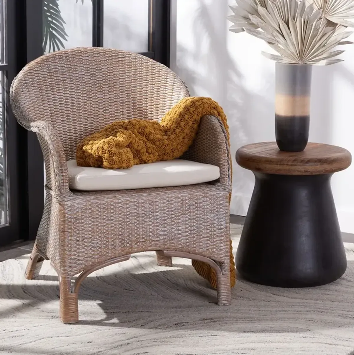ANTONIA ACCENT CHAIR W/CUSHION