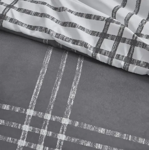 Intelligent Design Pike White/Gray Plaid Reversible Comforter Set