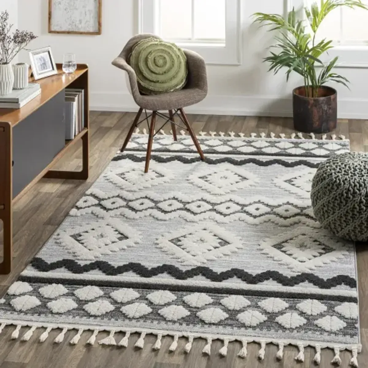 Nora 7'10" x 10' Rug