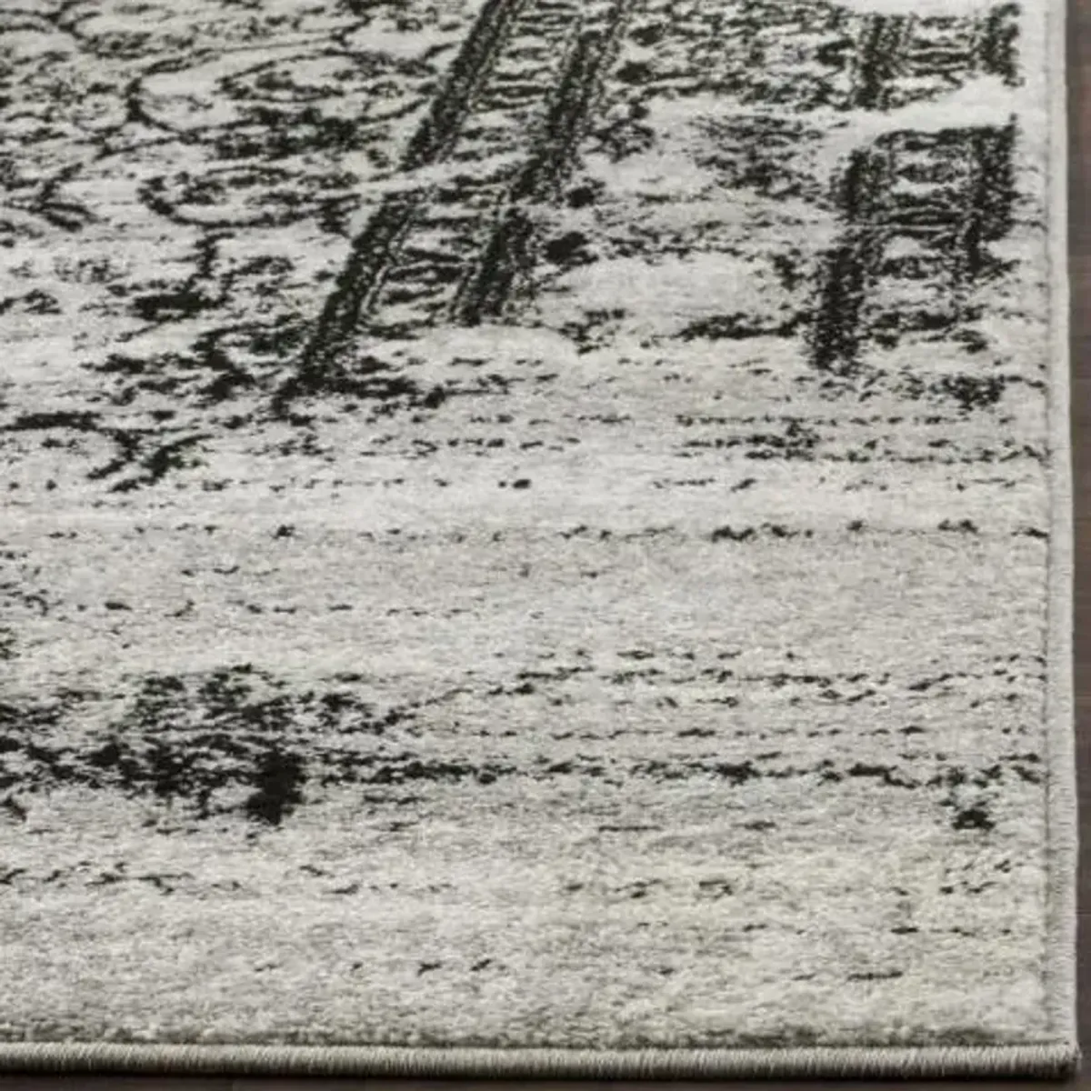 Adirondack Contemporary Silver / Black 2'-6" X 4' Powerloomed Rug