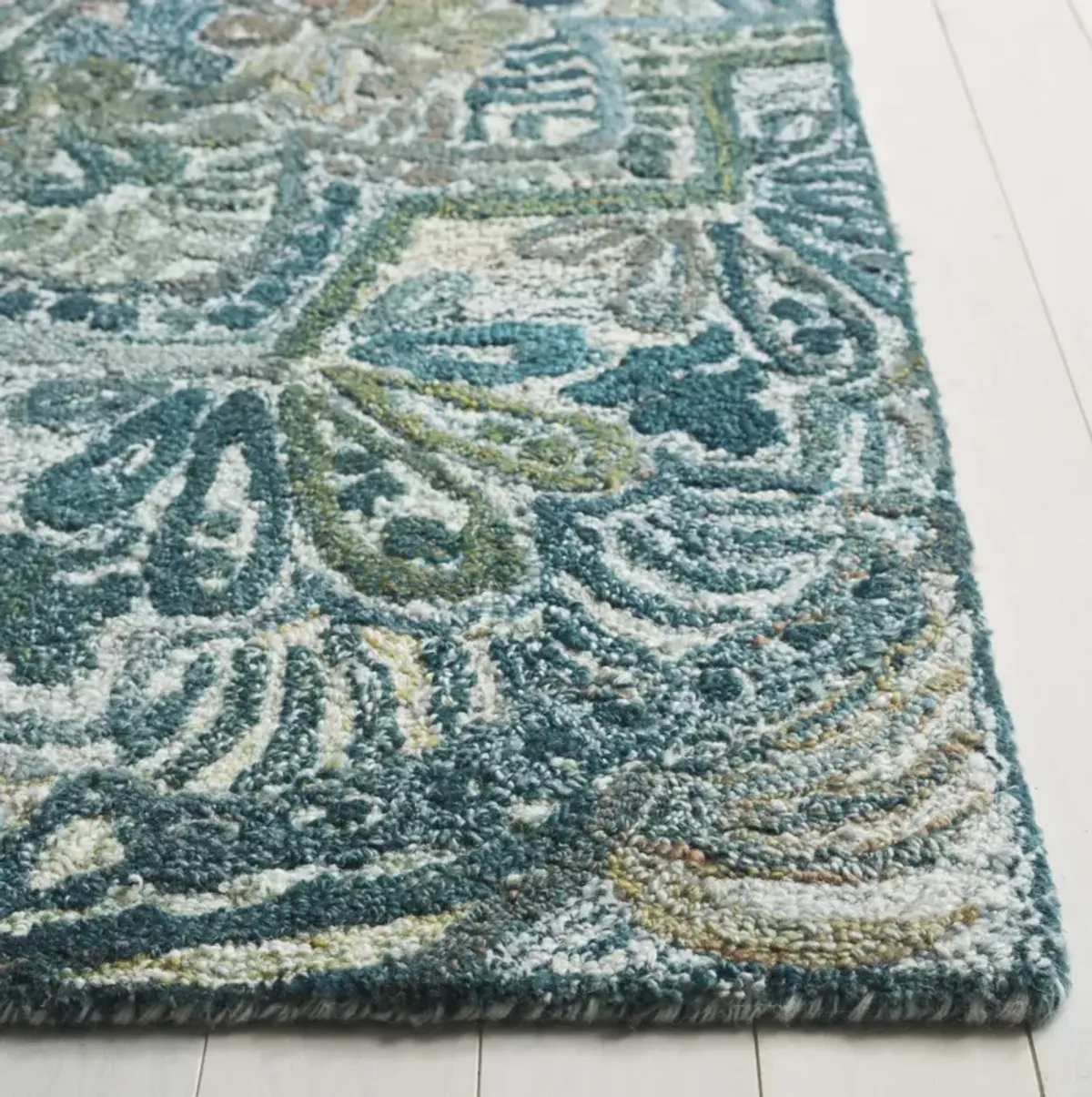 MARQUEE 110 AQUA  2'-3' x 8' Runner Rug