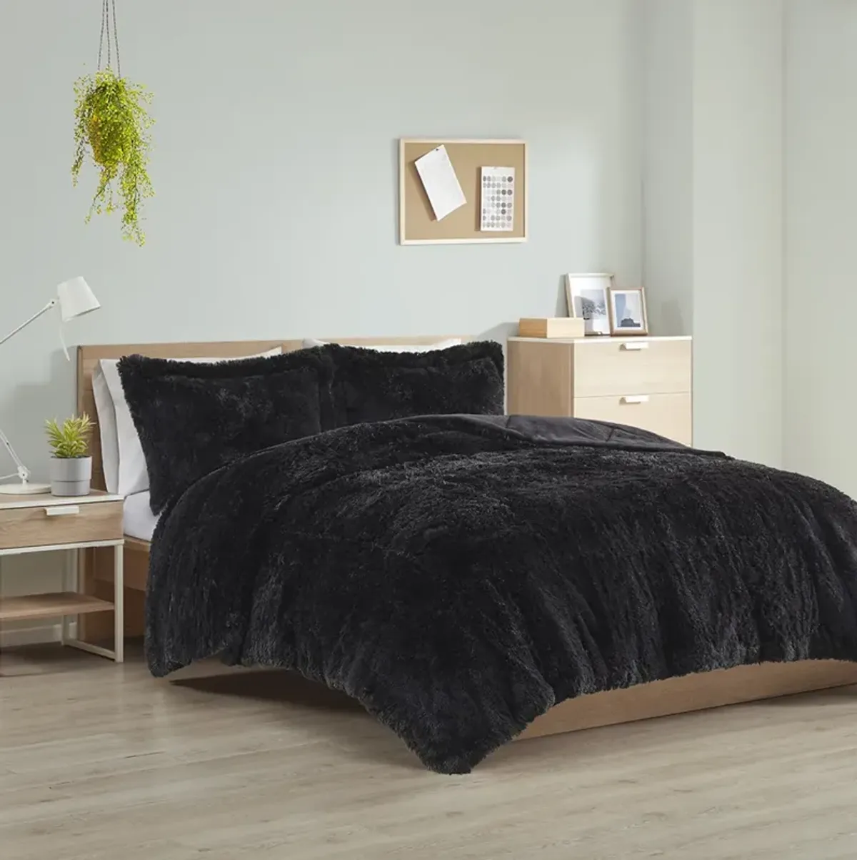 Intelligent Design Malea Black Shaggy Long Fur Comforter Mini Set