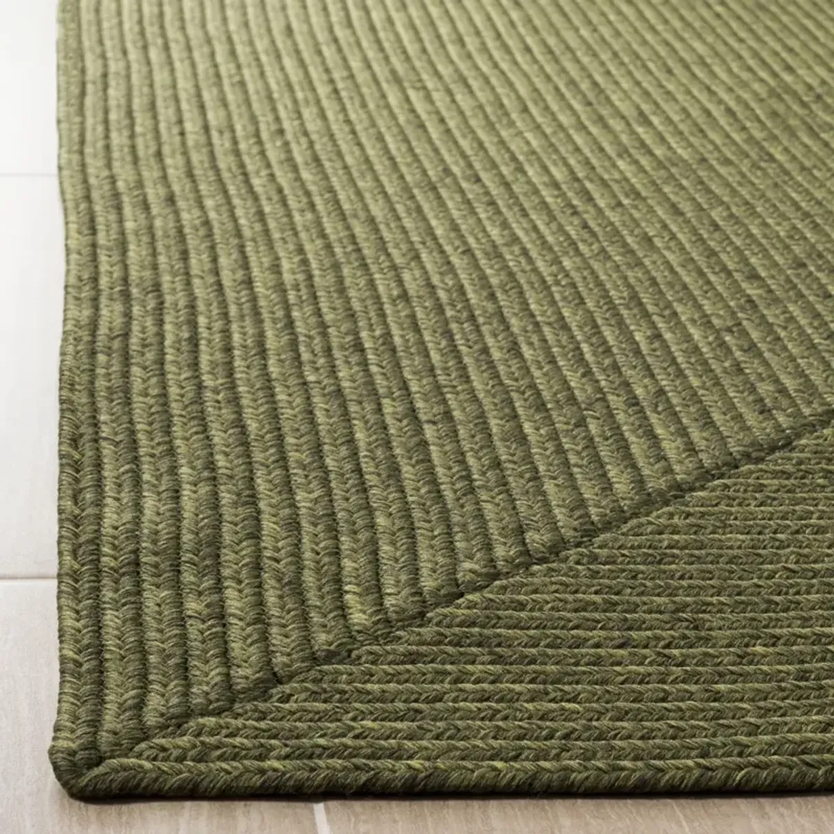 BRD315 GREEN 2'-3' x 18' Runner Rug