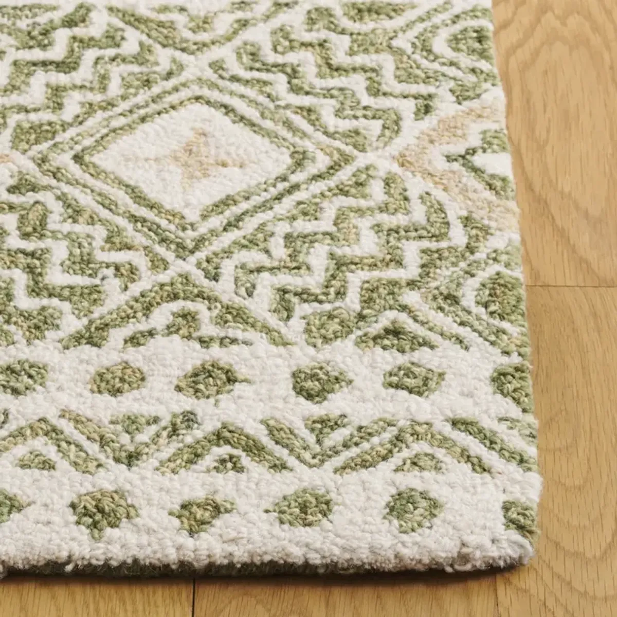 MICRO-LOOP 803 GREEN  2'-3' x 7' Runner Rug