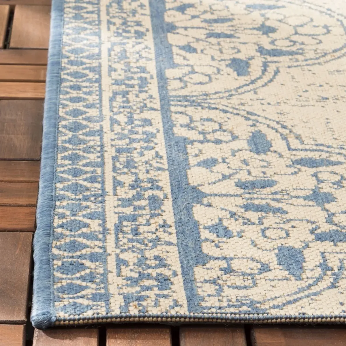 BEACH HOUSE 174 Blue 6'-7' X 9'-2' Medium Rectangle Rug