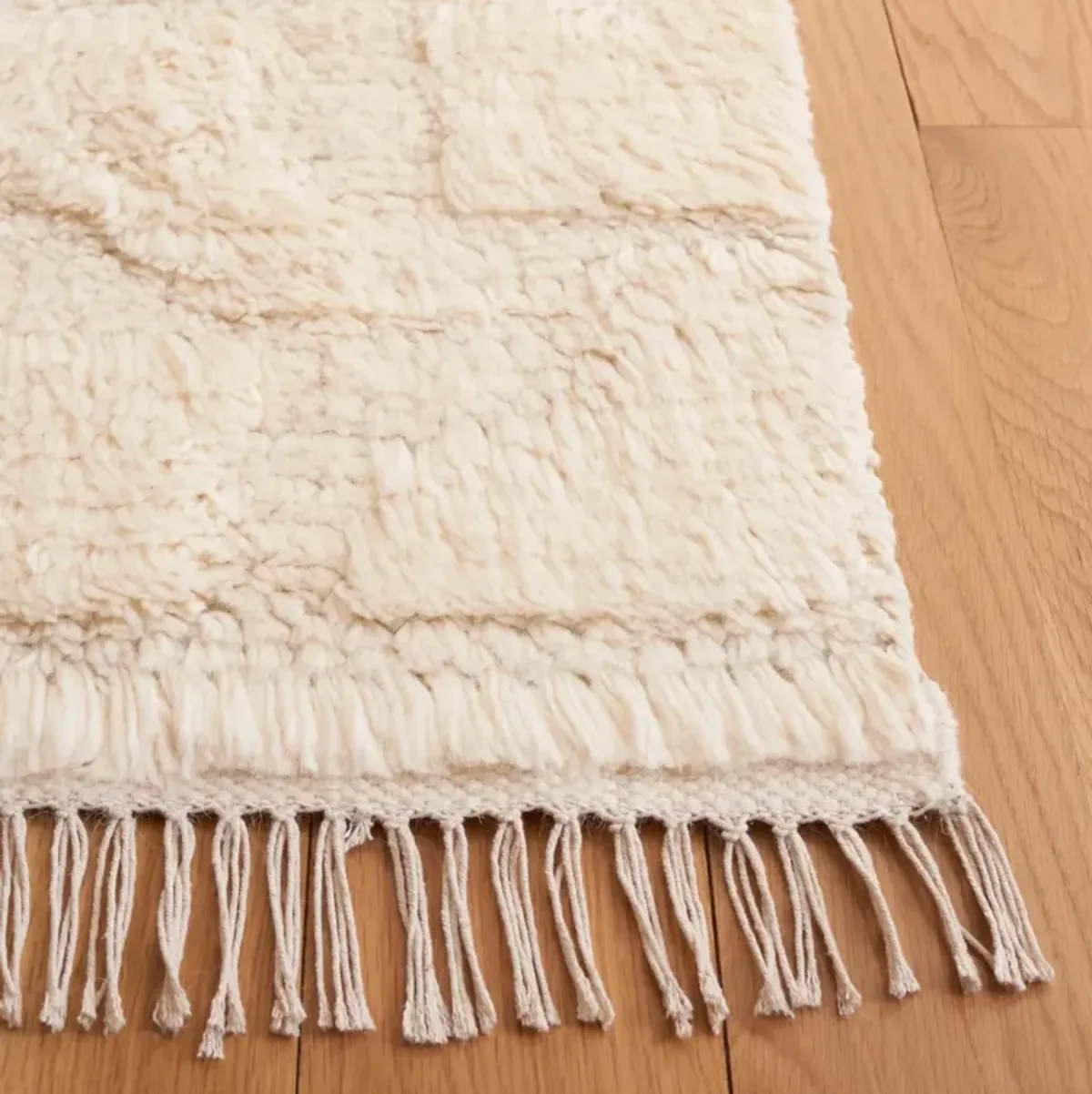 KENYA 227 IVORY 2'-3' x 8' Runner Rug