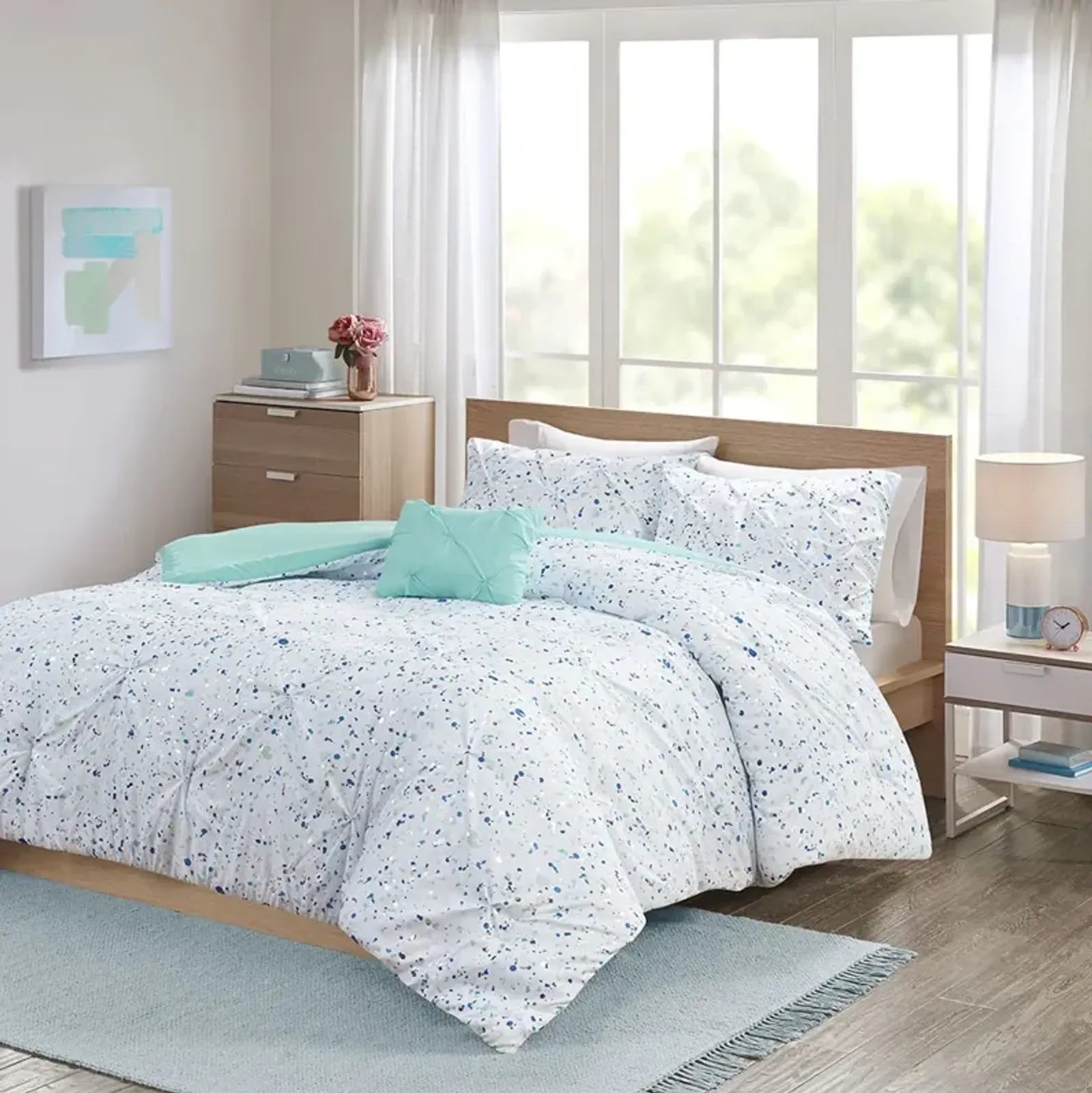 Intelligent Design Abby Aqua blue Metallic Printed and Pintucked Duvet Cover Set