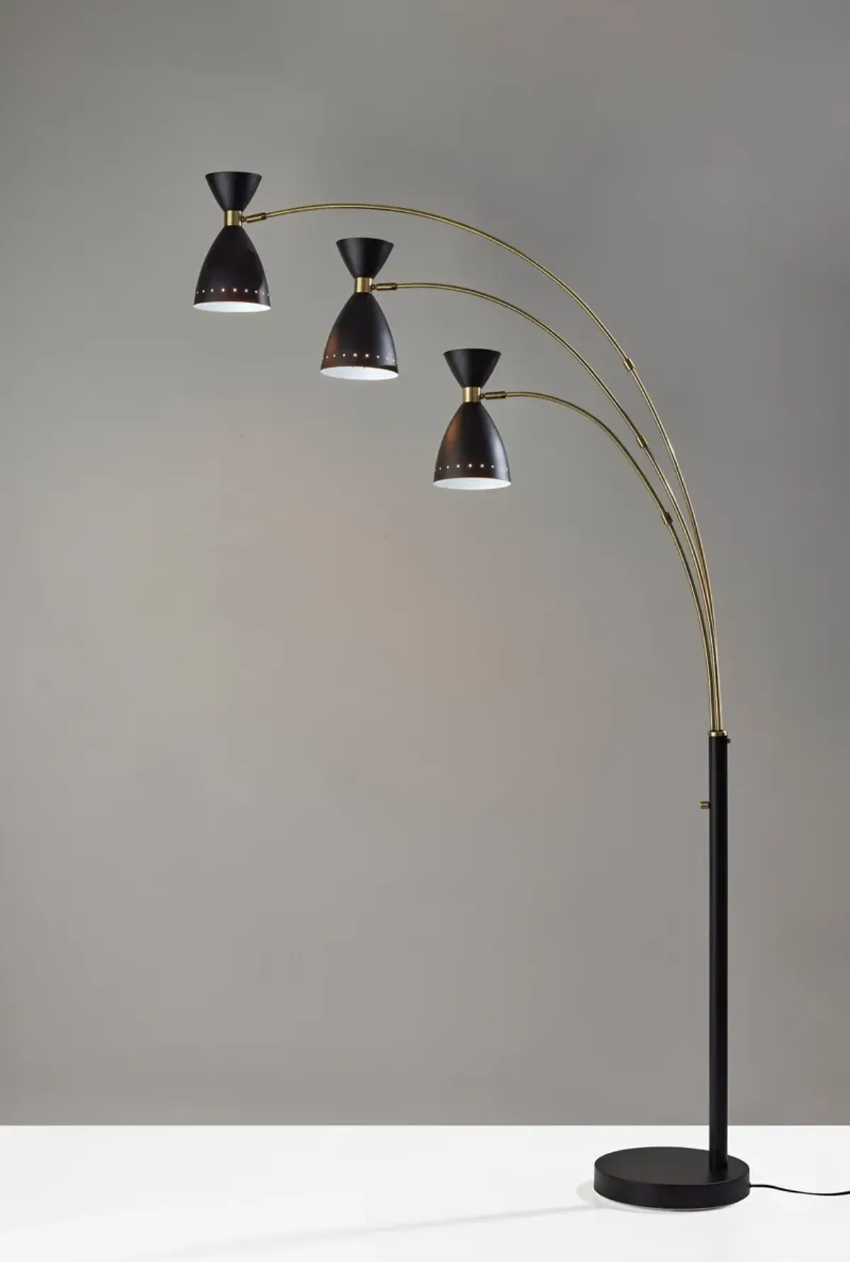 Oscar 3-Arm Arc Lamp