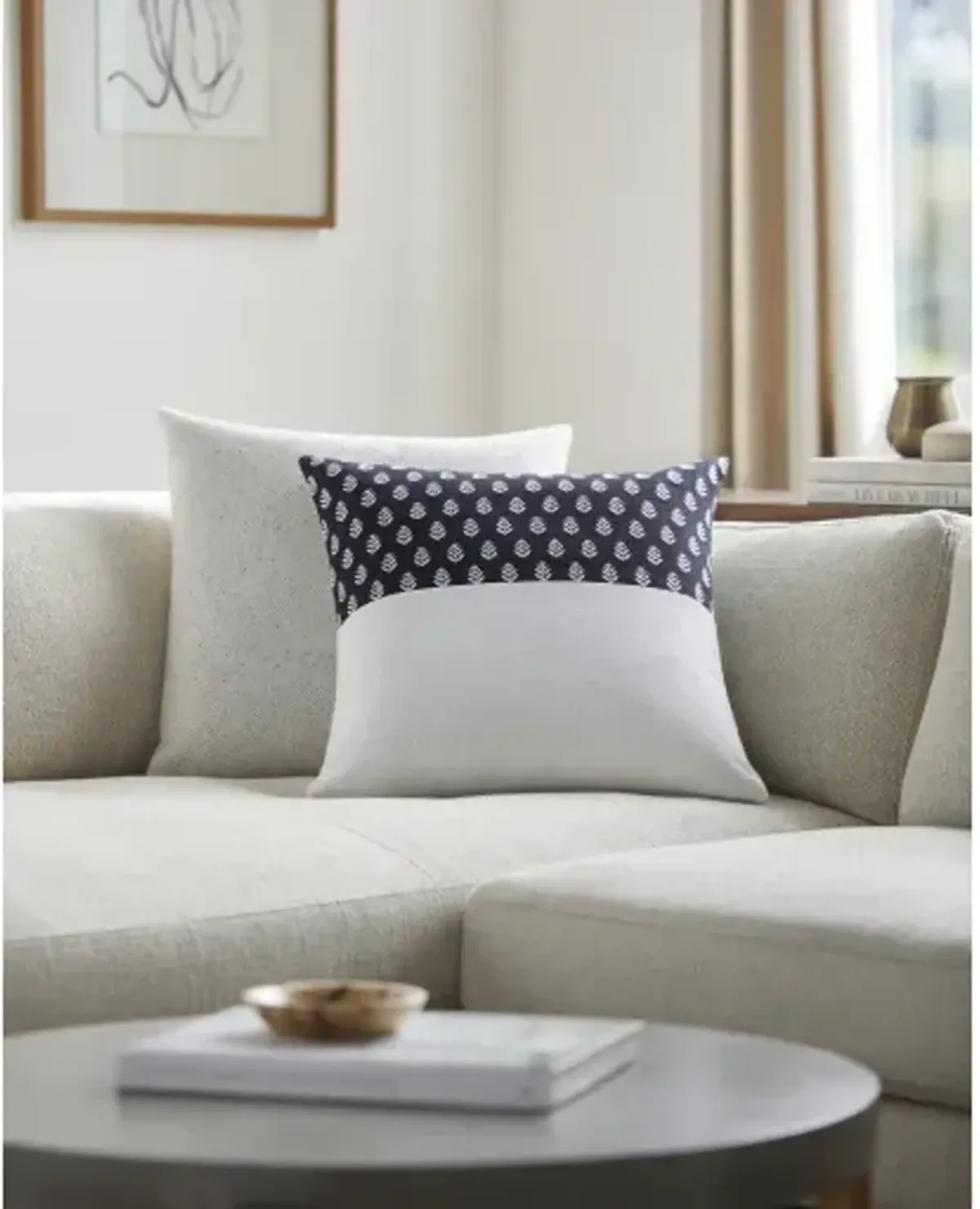 Chromatique CTQ-002 18"L x 18"W Accent Pillow