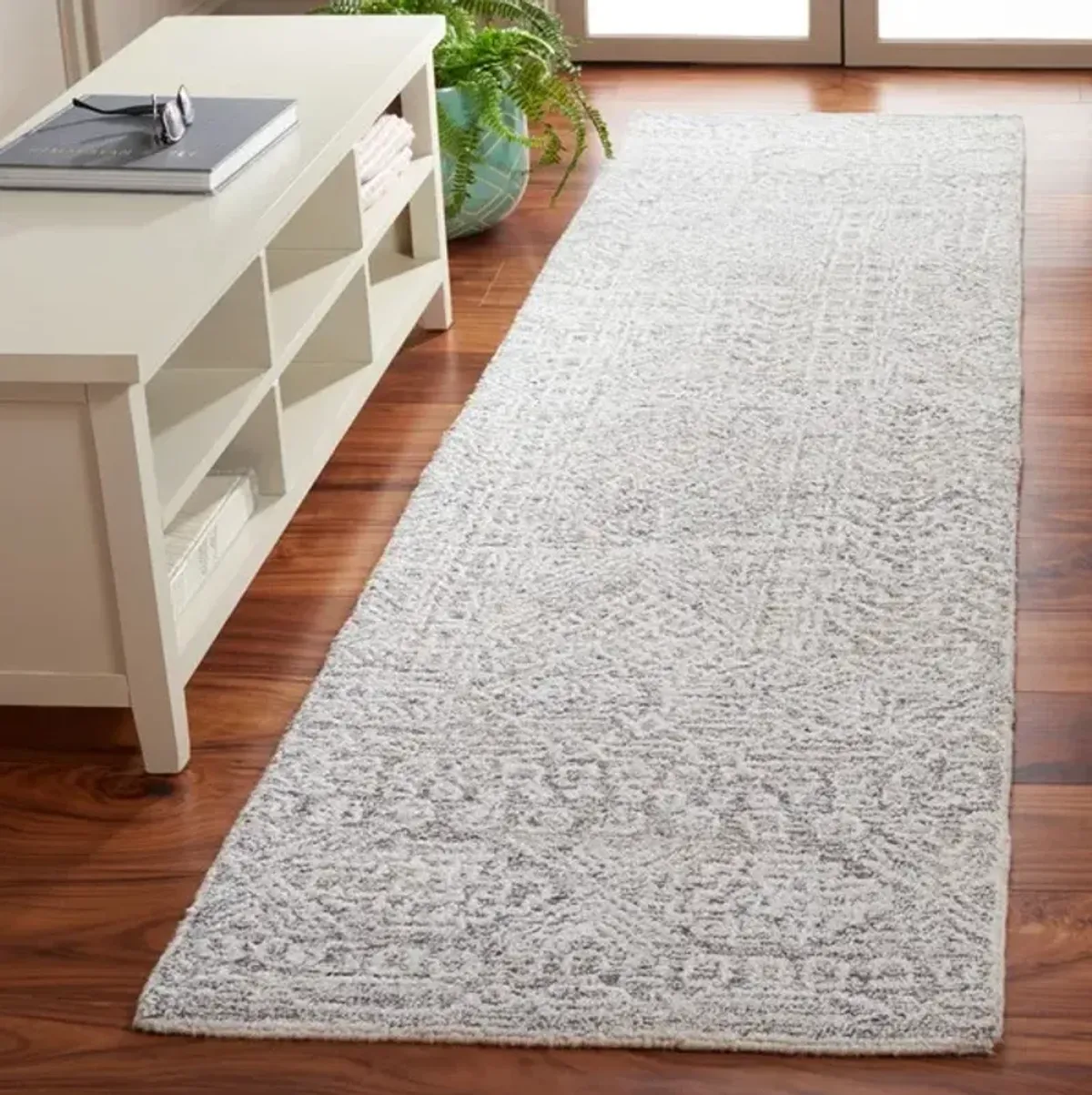 EBONY 207 2'-3' X 9' Runner Rug