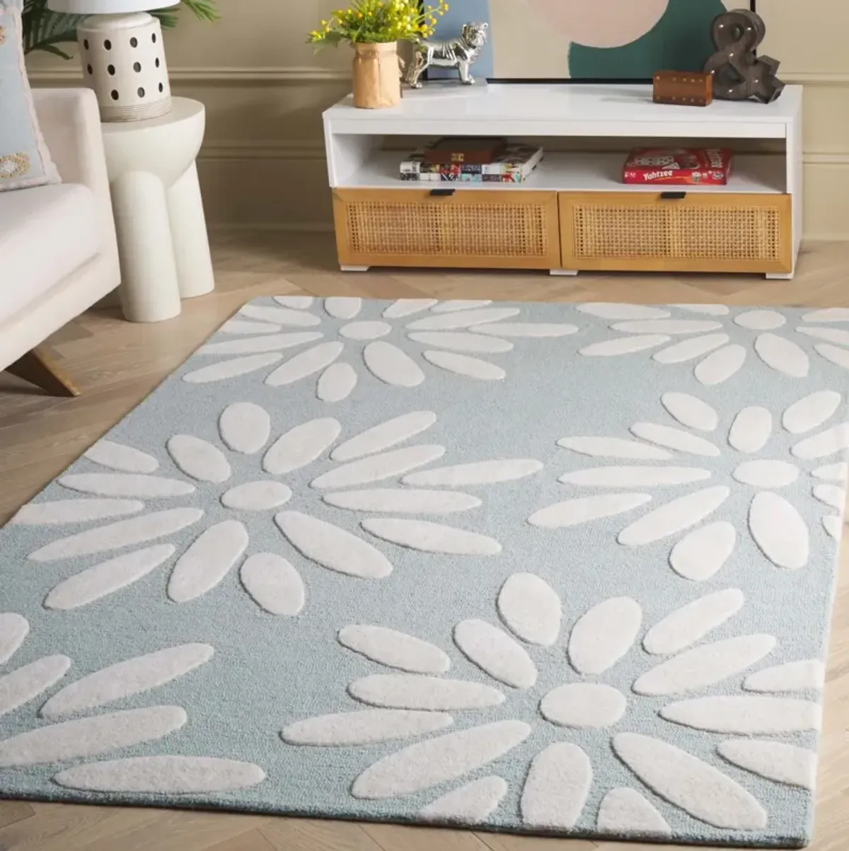 SAFAVIEH KIDS 914 DAISY TEAL  8' x 10' Large Rectangle Rug