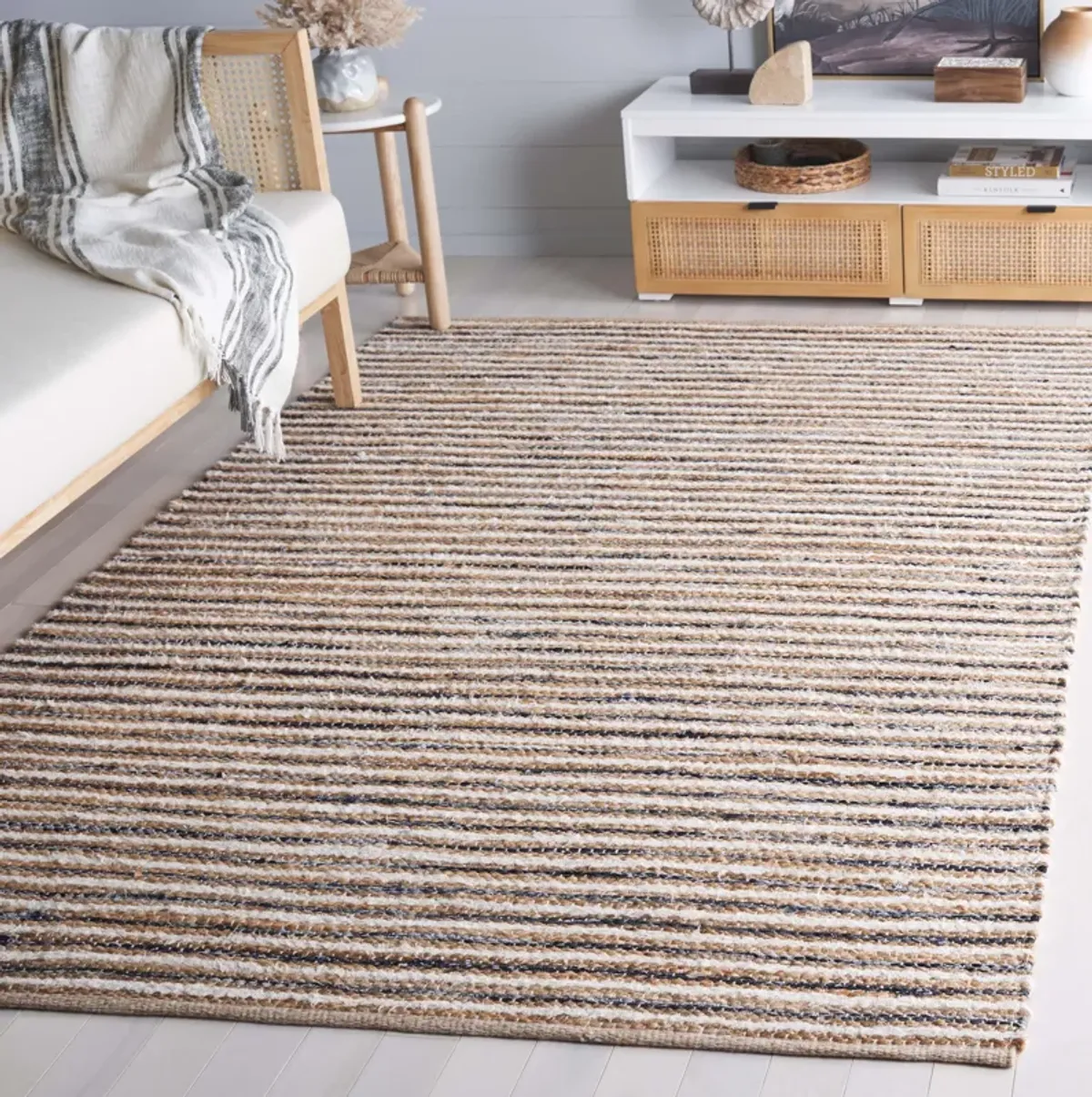 CAPE COD Hand Woven 4' x 6' area rug