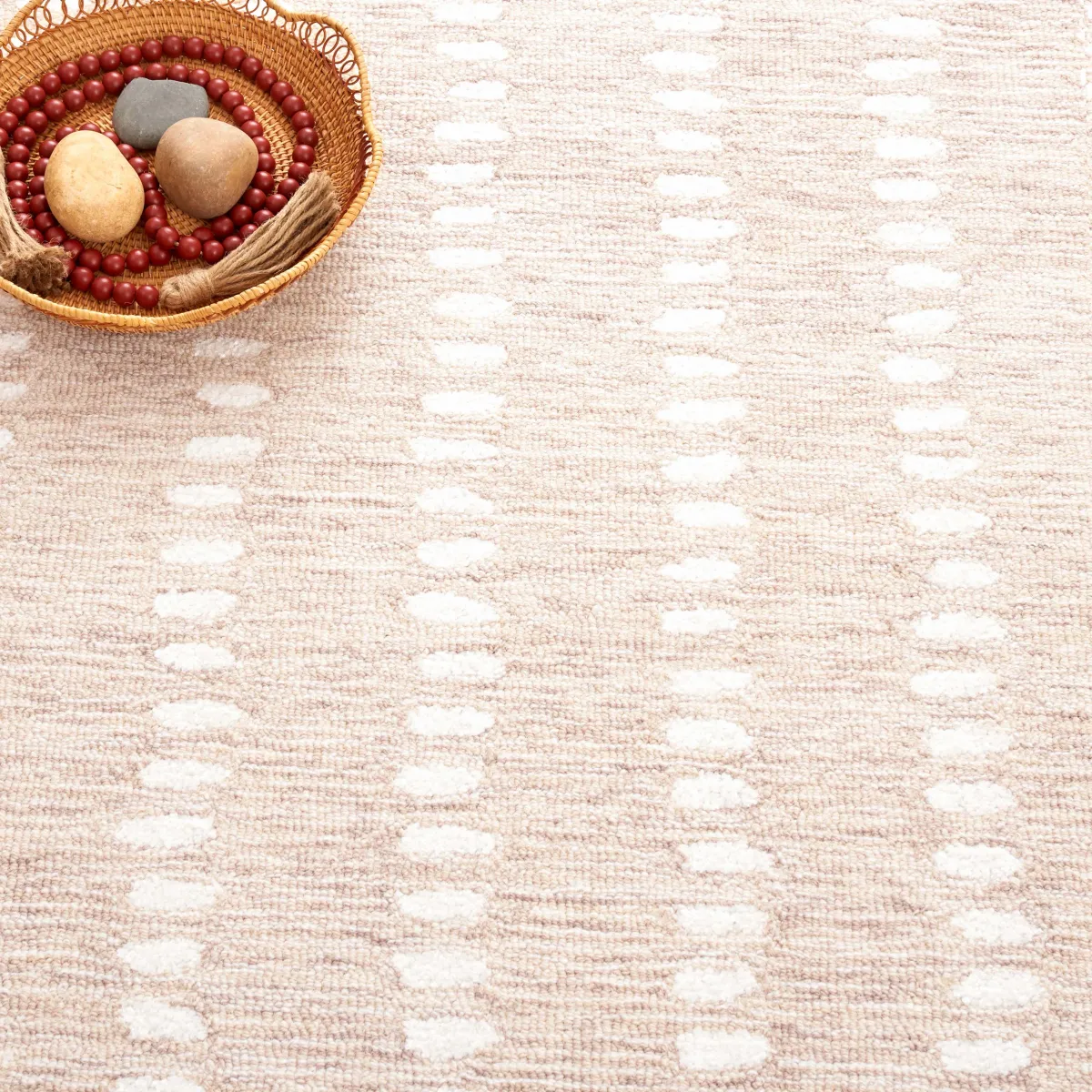 ABSTRACT Hand Tufted 3' x 5' area rug