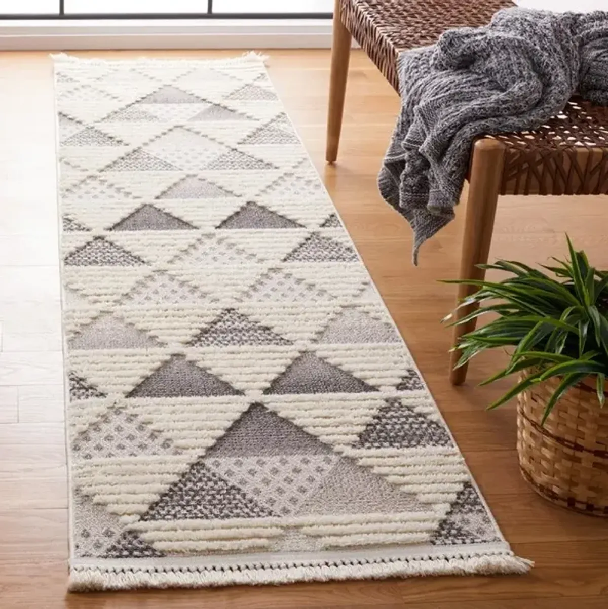 URBAN 206 Grey  2'-2' X 8' Runner Rug