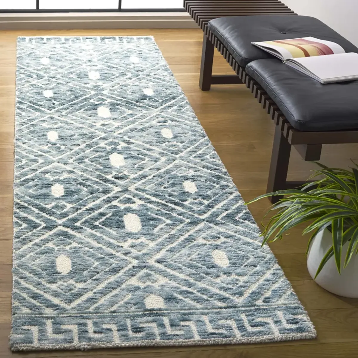 AUDREY Hand Tufted 2'-6' x 8' runner