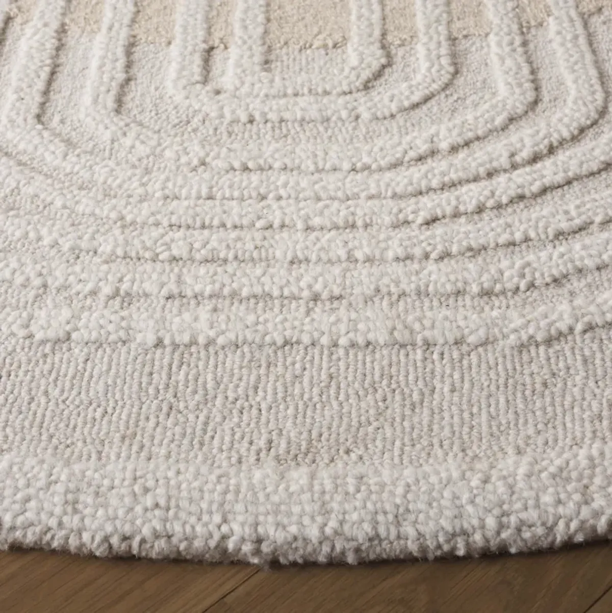 RODEO DRIVE Hand Tufted 6' x 6' Round area rug