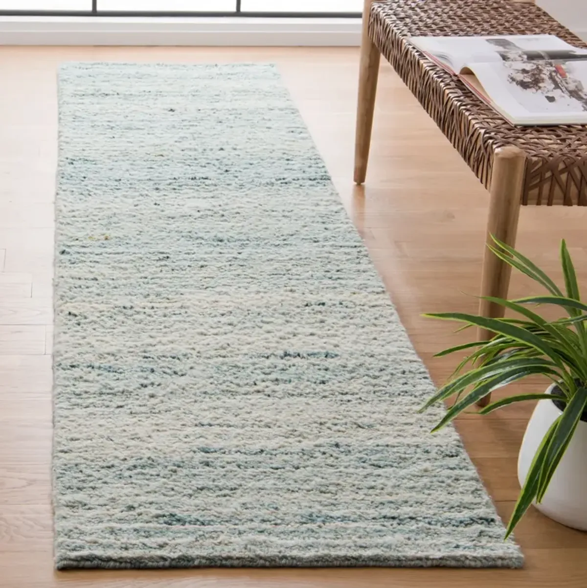 CASABLANCA 792 TURQUOISE  2'-3' x 7' Runner Rug