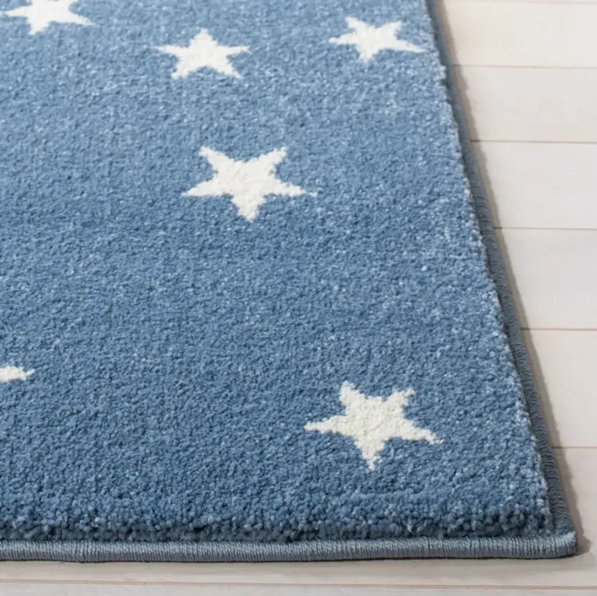 CAROUSEL KIDS 135 LIGHT BLUE  2'-3' x 4' Accent Rug