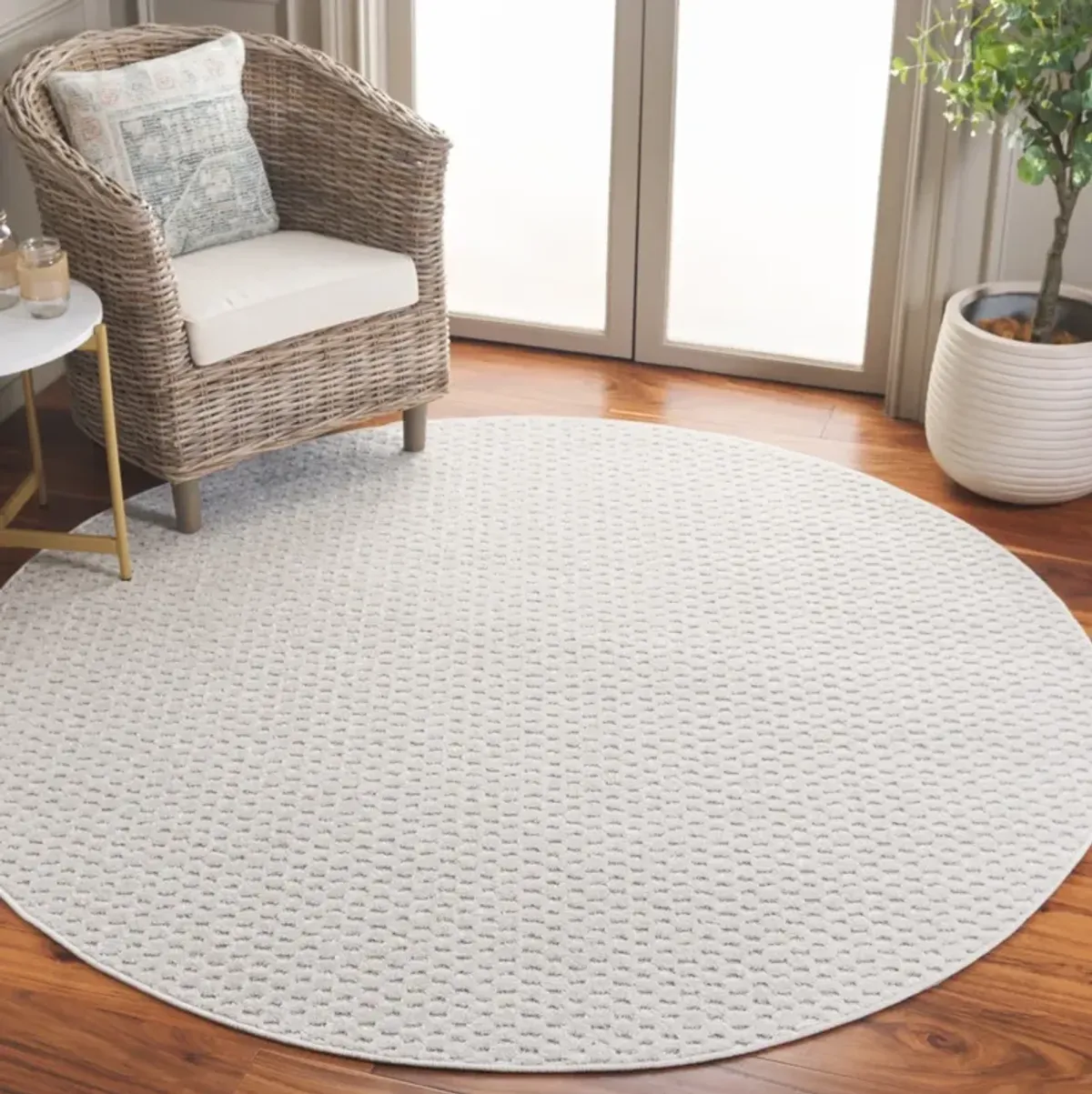 STELLA 111 IVORY 6'-7' x 6'-7' Round Round Rug