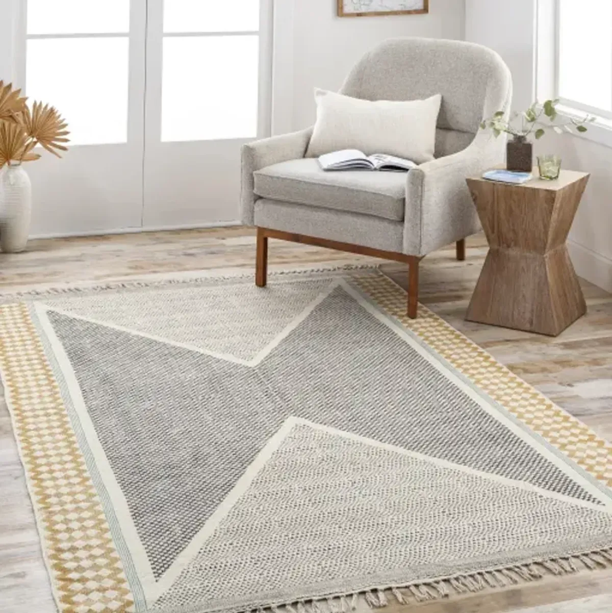 July JUY-2306 2'6" x 8' Rug