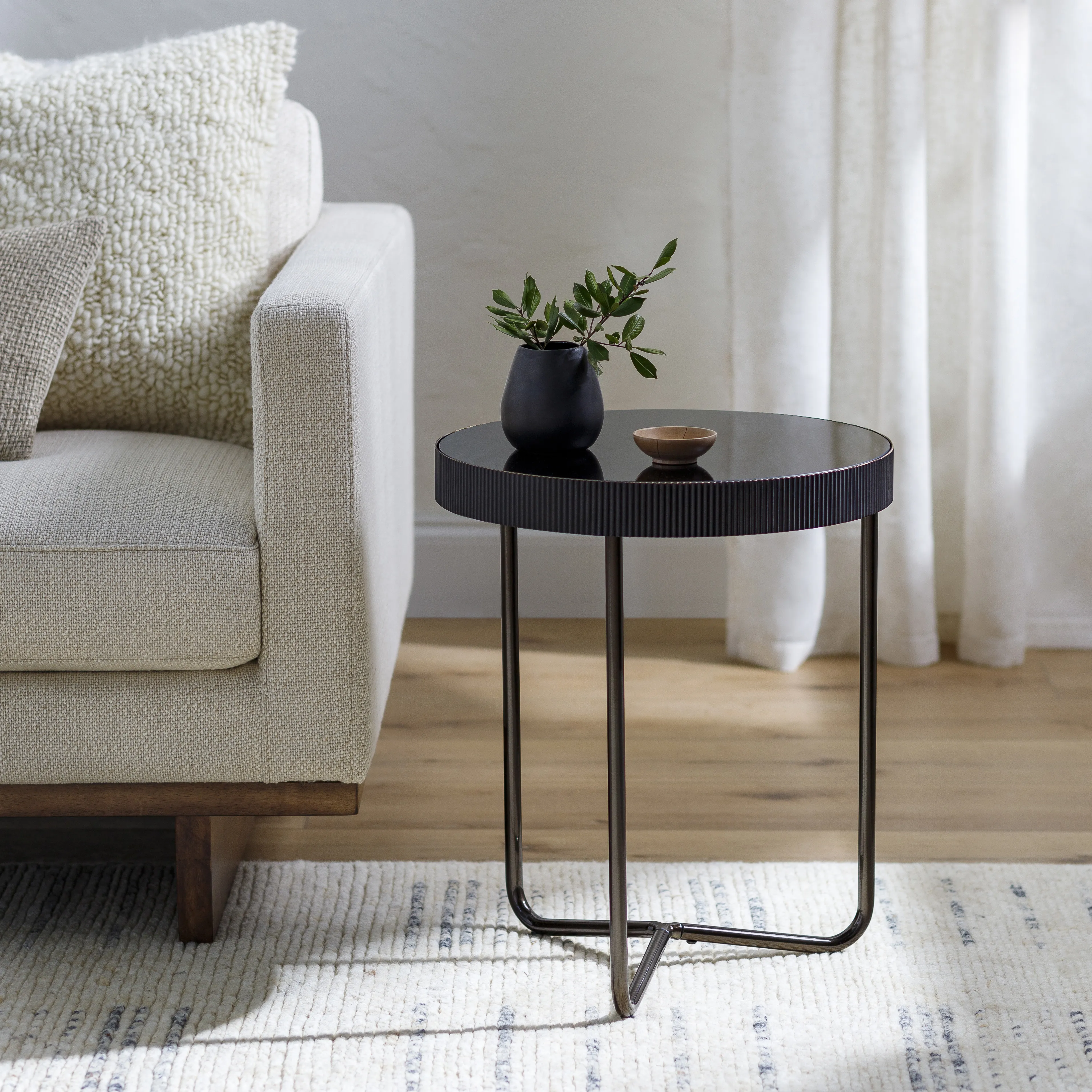 Melton MEL-001 20"H x 12"W x 12"D End Table