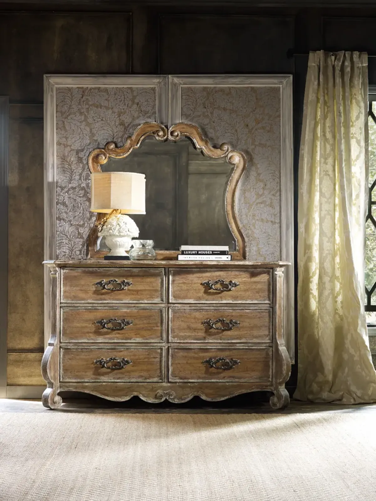 Chatelet Dresser