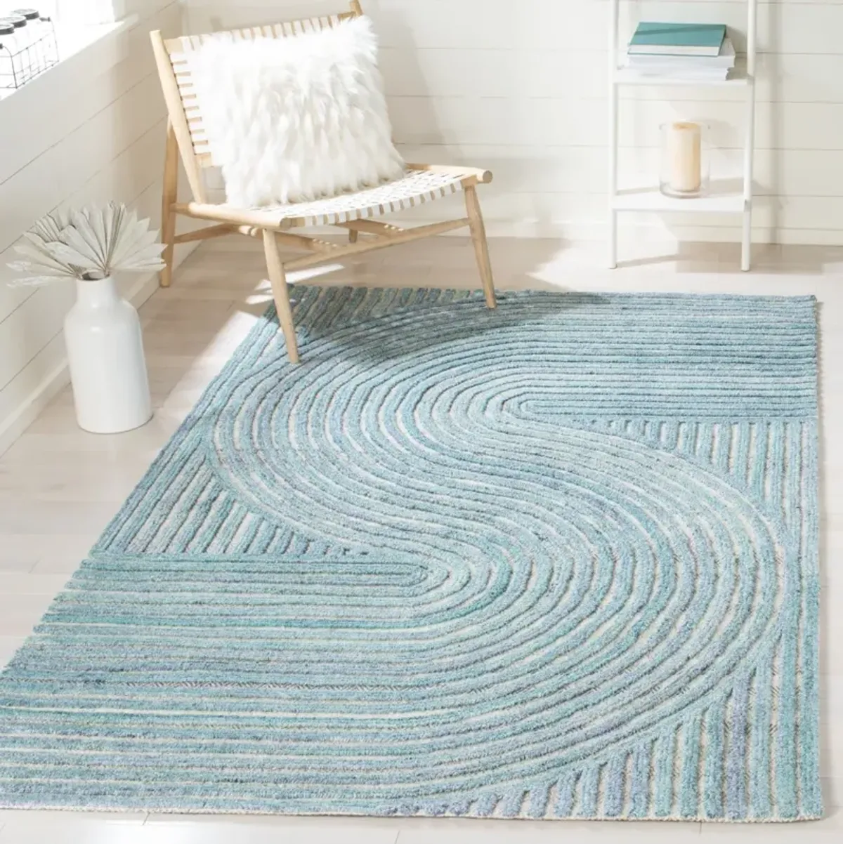 SOUTHAMPTON 301 BLUE 2'-3' x 4' Accent Rug