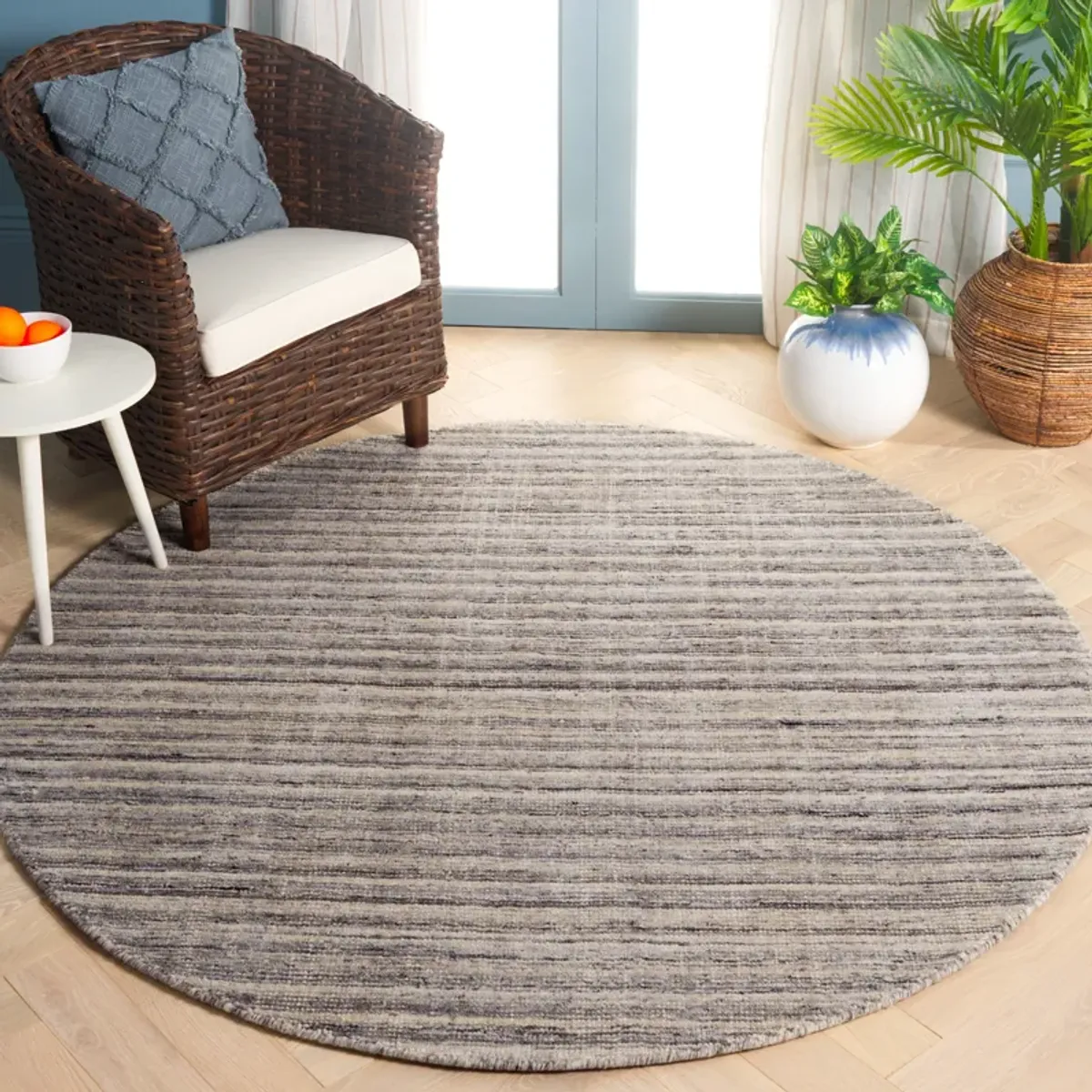 MIRAGE Hand Loomed 6' x 6' Round area rug