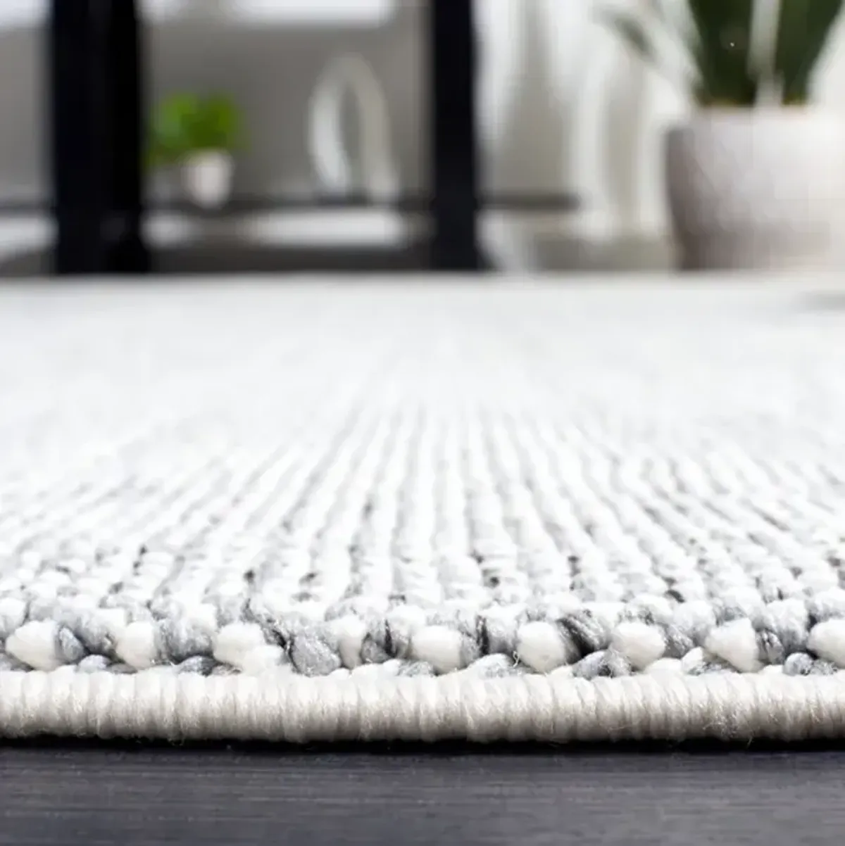 RIVER 600 Grey 2'-2' X 8' Runner Rug